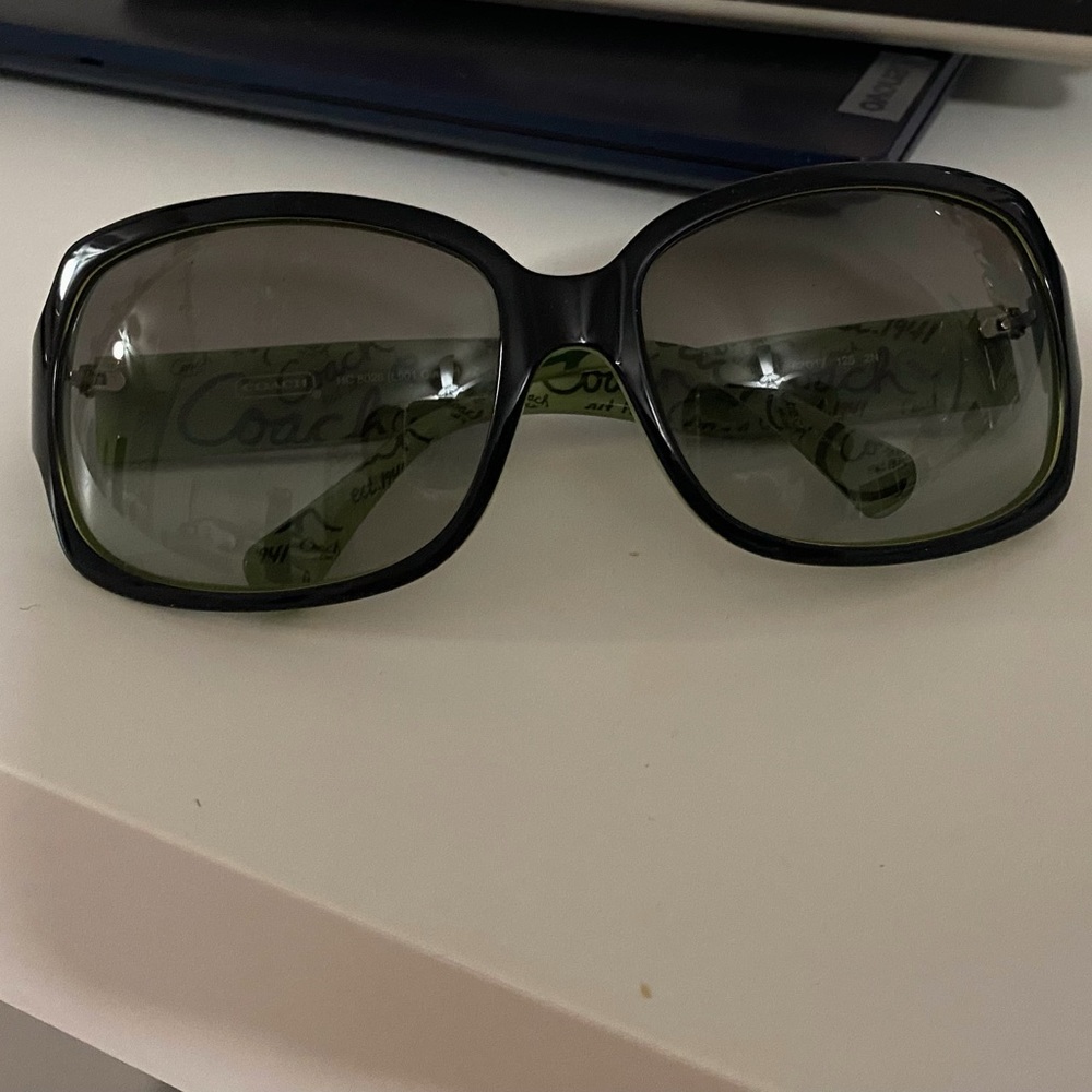 Coach Sunglasses Black (Case Included)